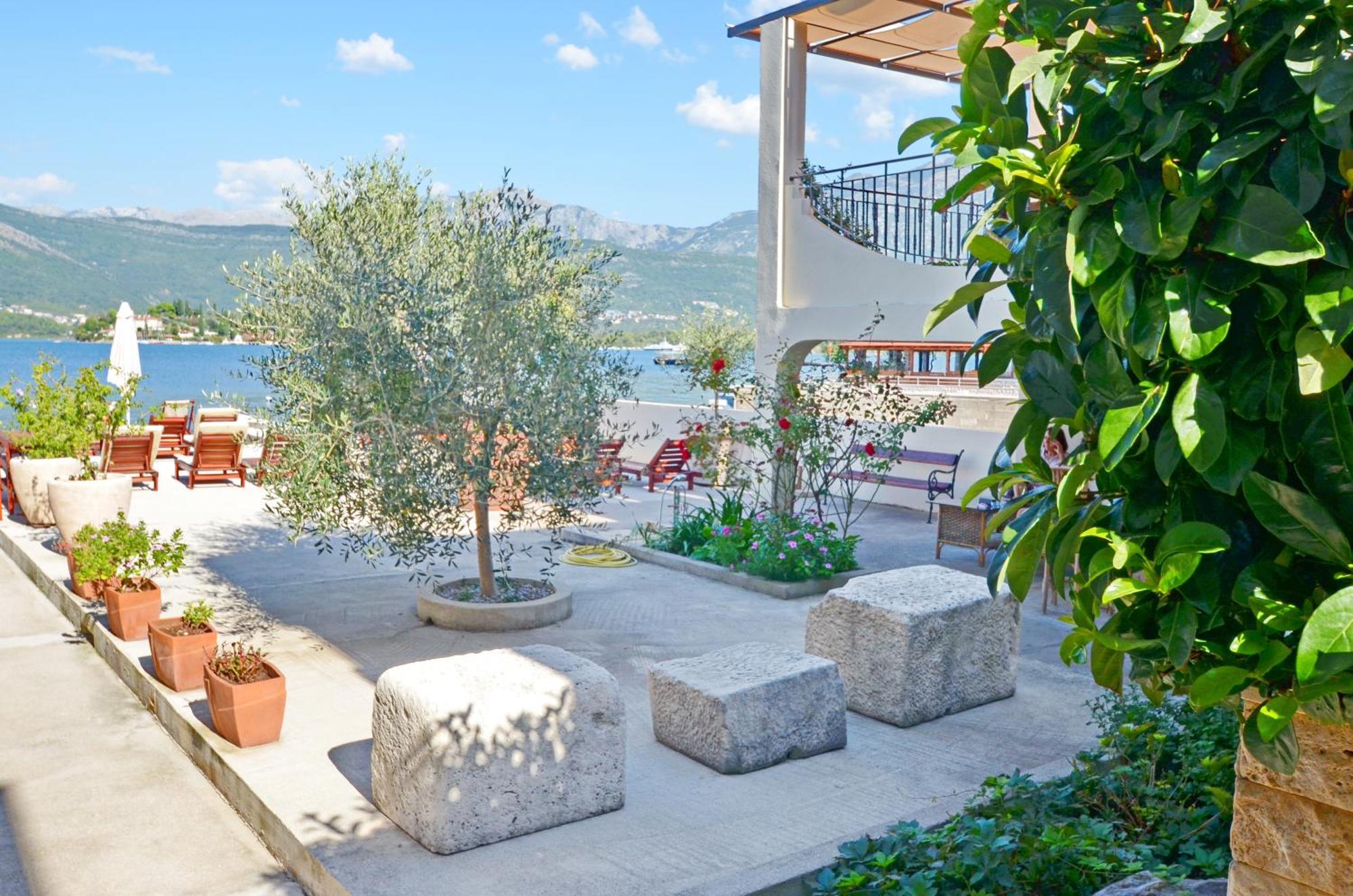 Apartments Dubravcevic Tivat Exterior foto